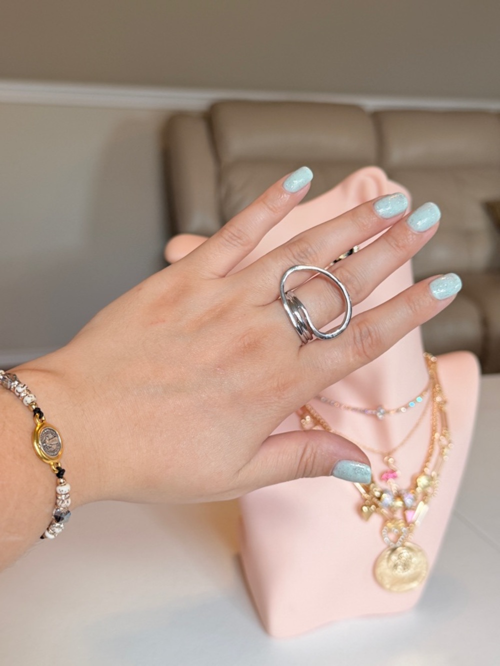 Elegant Silver Swirl Ring - Picture 3 of 7